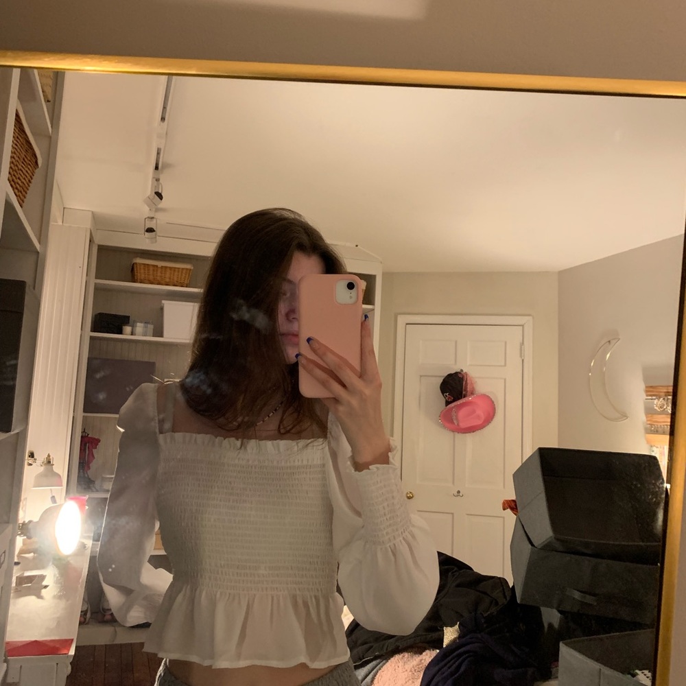 flowy shinestar white top!